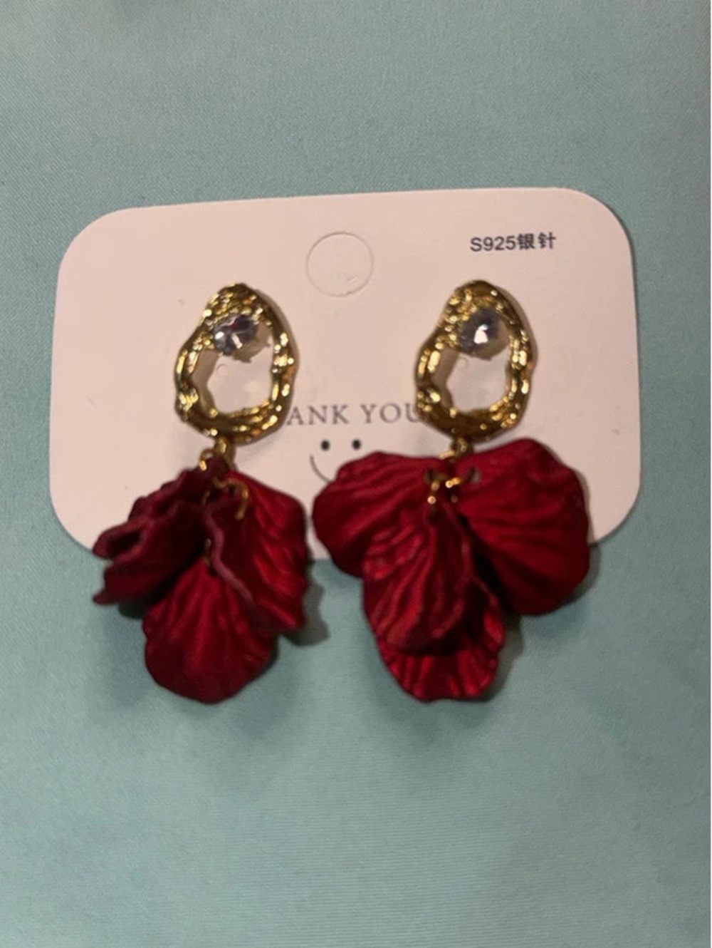 3 pairs women’s earrings